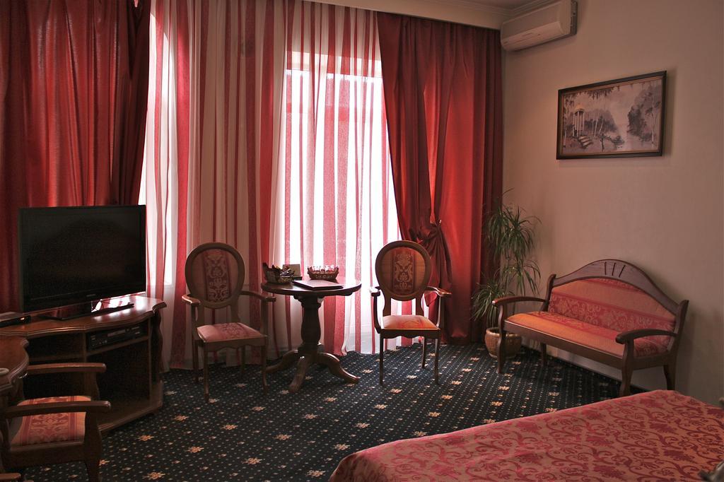 روستوف نا دونو Pushkinskaya Hotel الغرفة الصورة